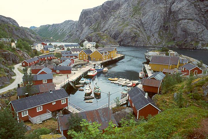 NordlandFlakstadNusfjord01 - 100KB