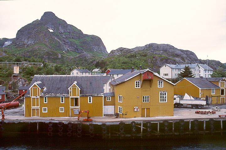NordlandFlakstadNusfjord02 - 69KB